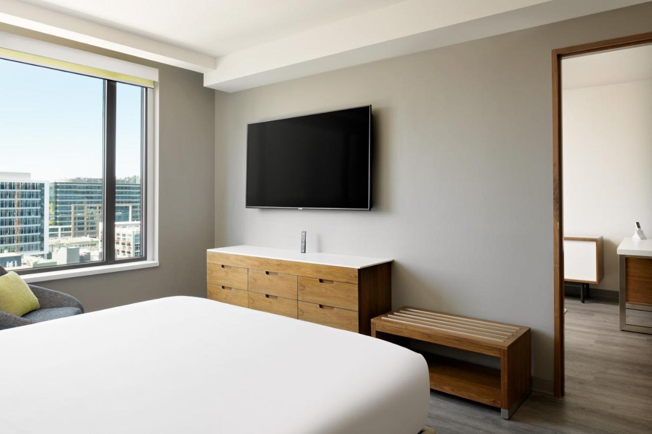 Astra Hotel, Seattle, A Tribute Portfolio Hotel By Marriott Exterior photo