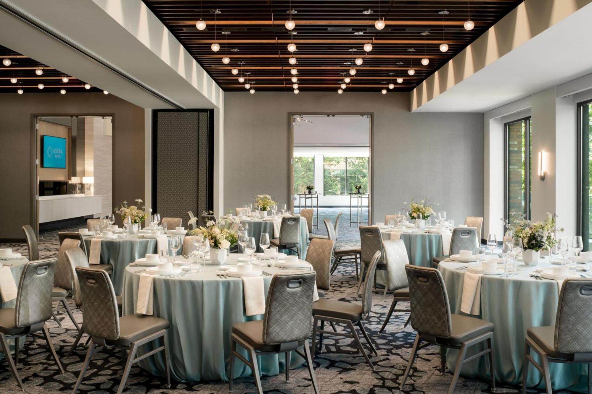 Astra Hotel, Seattle, A Tribute Portfolio Hotel By Marriott Exterior photo