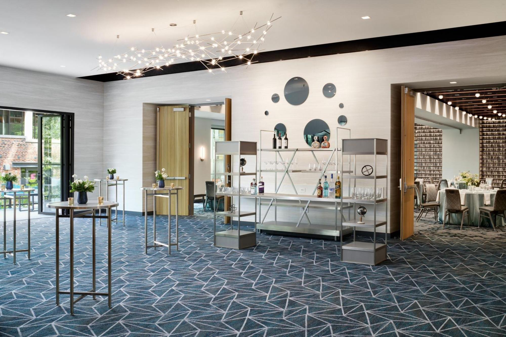 Astra Hotel, Seattle, A Tribute Portfolio Hotel By Marriott Exterior photo