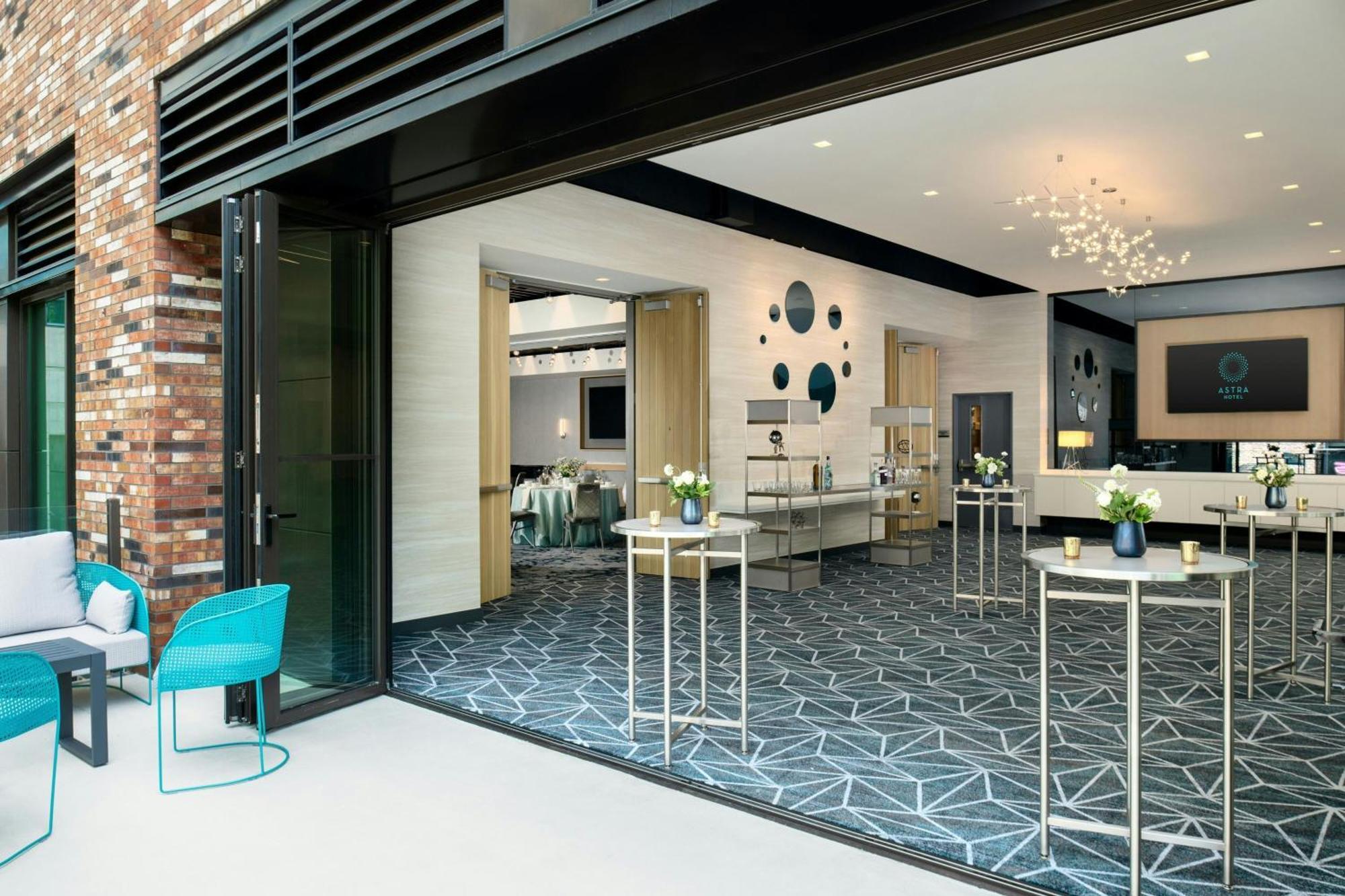 Astra Hotel, Seattle, A Tribute Portfolio Hotel By Marriott Exterior photo